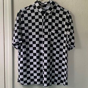 *URBAN OUTFITTERS Checkered Black and White Button Down Shirt Medium-Size